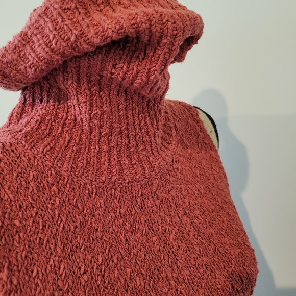 Guess Sleeveless Turtleneck knit Sweater - Picture 12 of 16